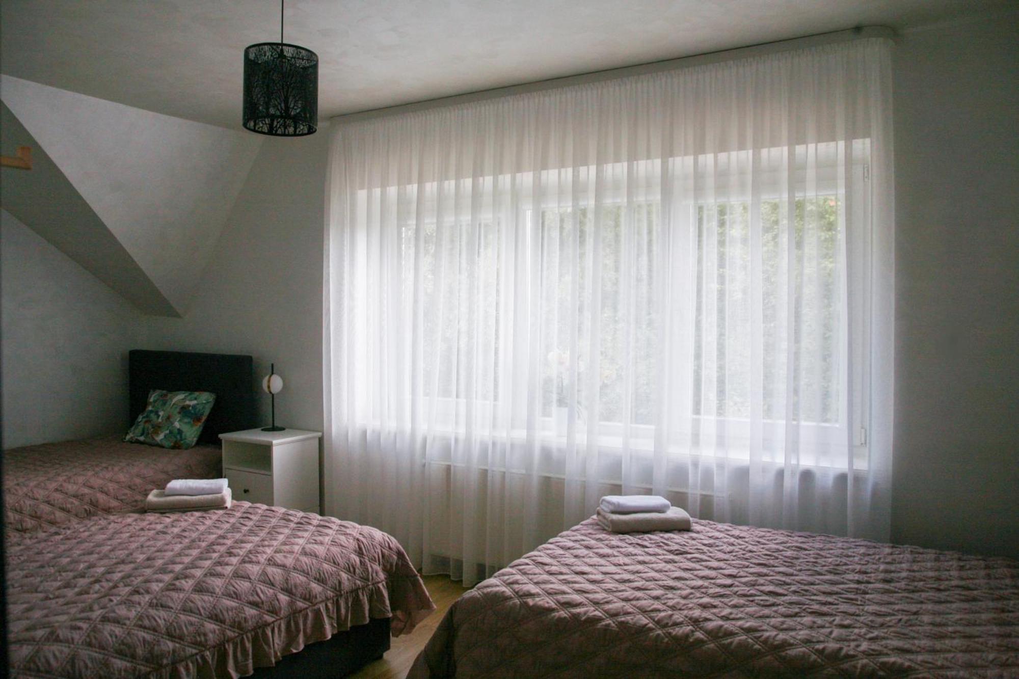 Pils Hotel Kandava Buitenkant foto